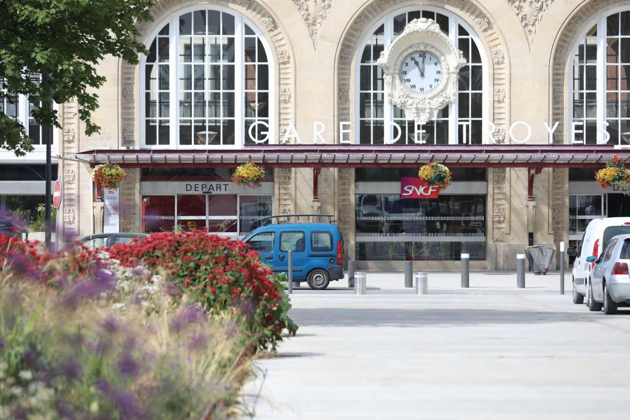 Appartement Cozy Avec Stationnement Gratuit Saint-Andre-les-Vergers Ngoại thất bức ảnh